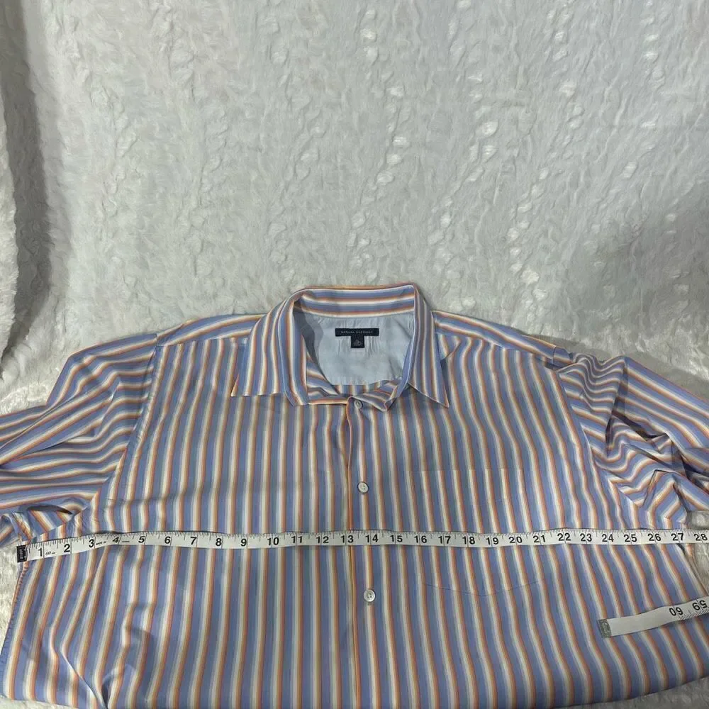 Banana Republic features vertical